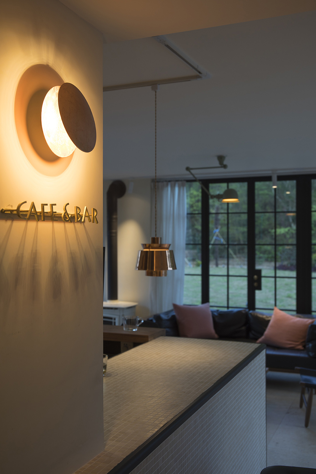 你看着他 好似他也凝望着你,空间总能给你答案