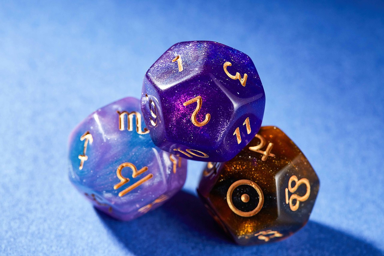 暗黑系  塔罗牌  骰子简修案例