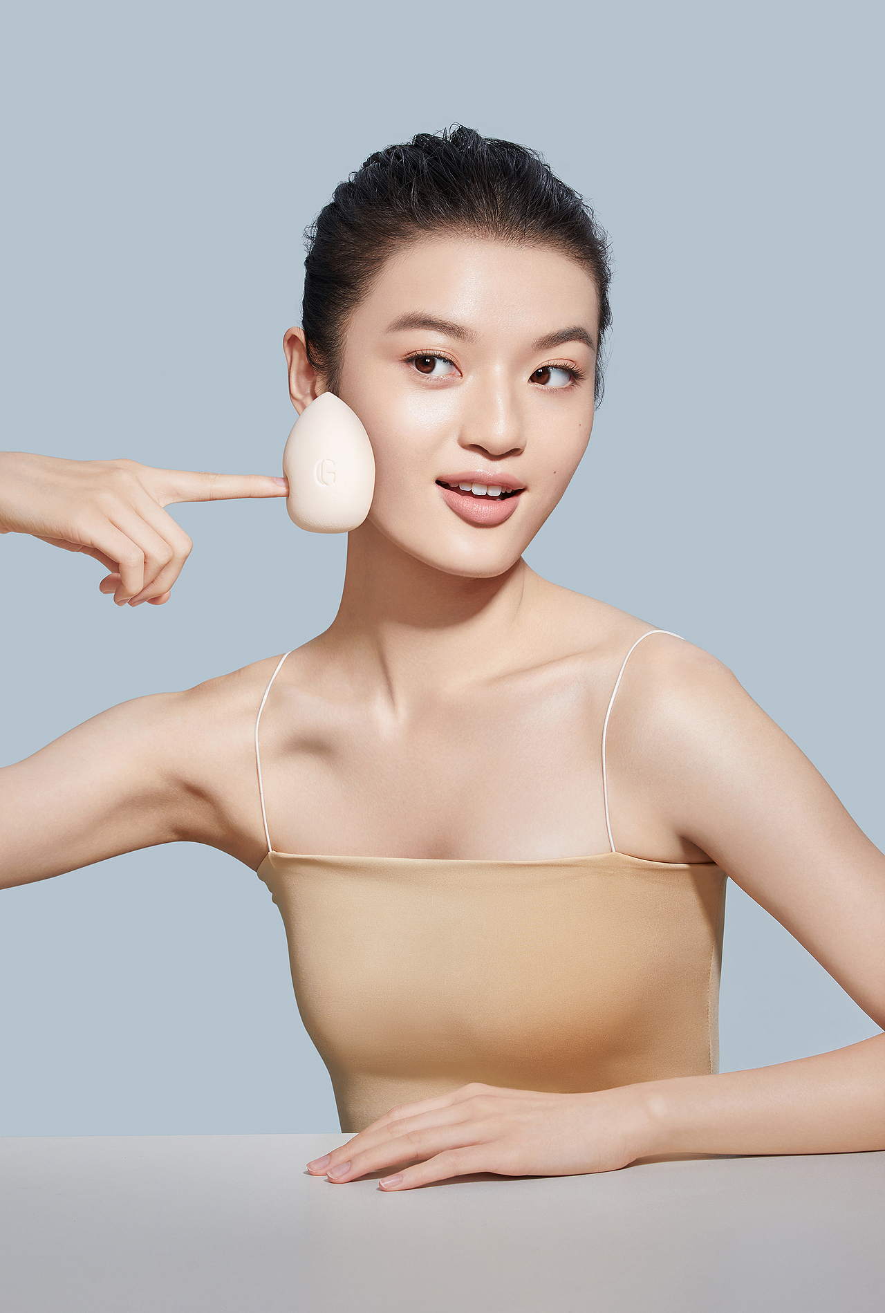 修图 - 嘉利玛X小刘鸭IP联名定制款美妆蛋（图ZMjMwOTM1NjYw） - 修图/后期 - 站酷设计师黑白君工作室原创素材 - 站酷ZCOOL
