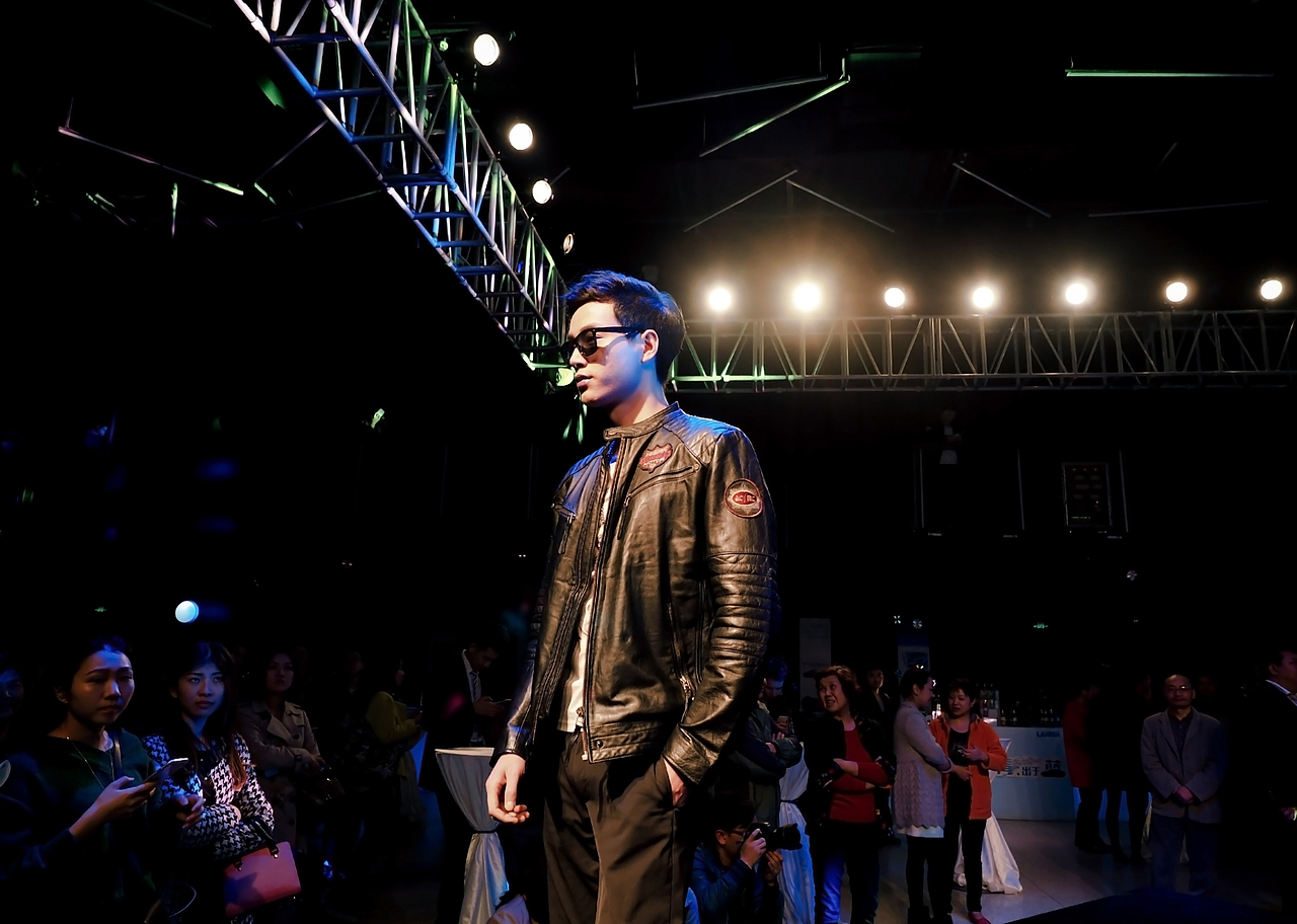 新藍(lán)鳥成都上市發(fā)布會（圖ZMzY1ODE5MDg=） - 人文/紀(jì)實(shí)攝影 - 站酷設(shè)計(jì)師灰度GALLERY原創(chuàng)素材 - 站酷ZCOOL