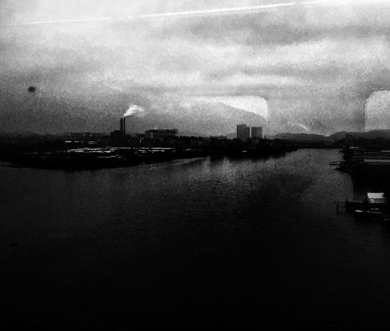 工业怪兽-手机摄影