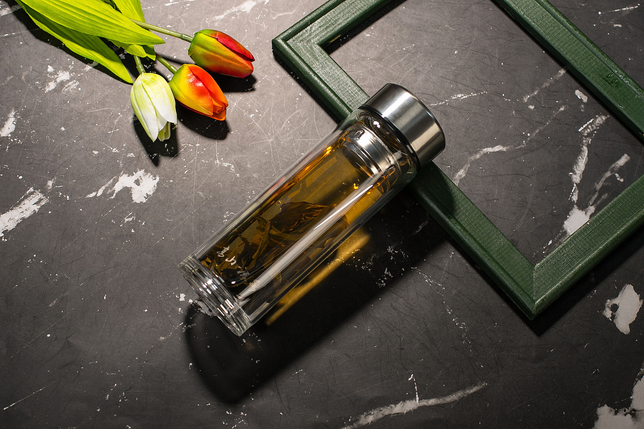 简单拍了个透明保温杯|摄影|产品摄影|超级隆 - 原创作品 - 站酷