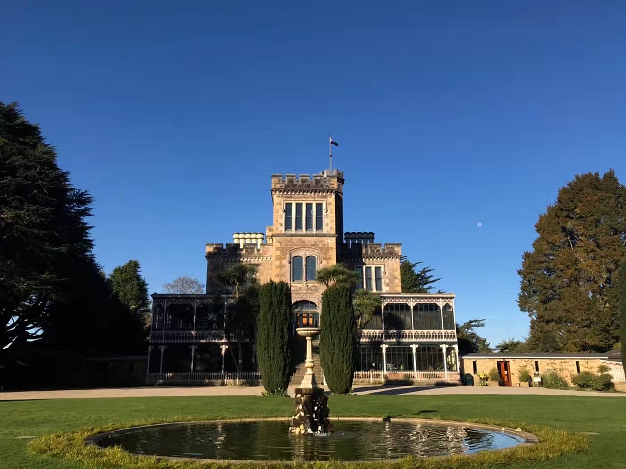 帮帮快修的威廉古堡之旅