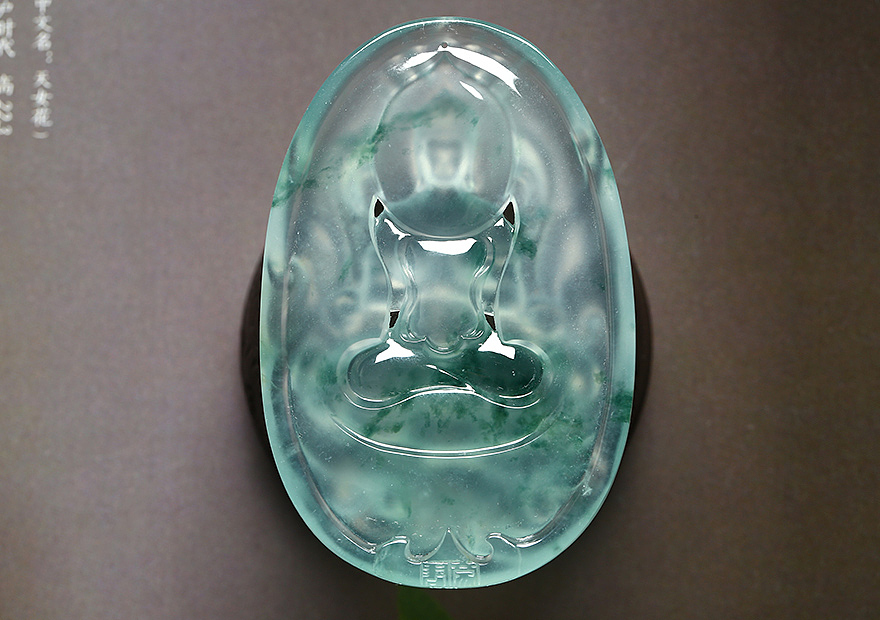 聚翠光廊——高冰飘花合十观音