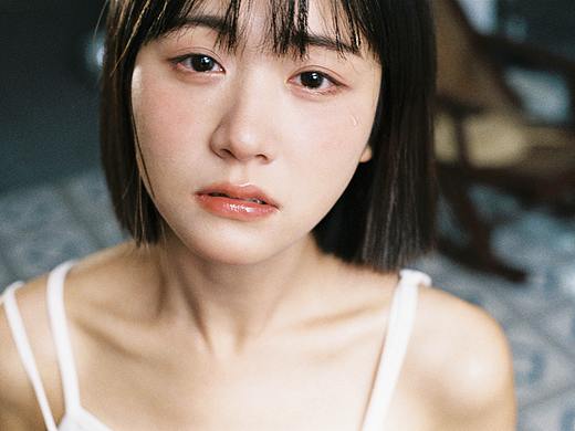 潮湿的