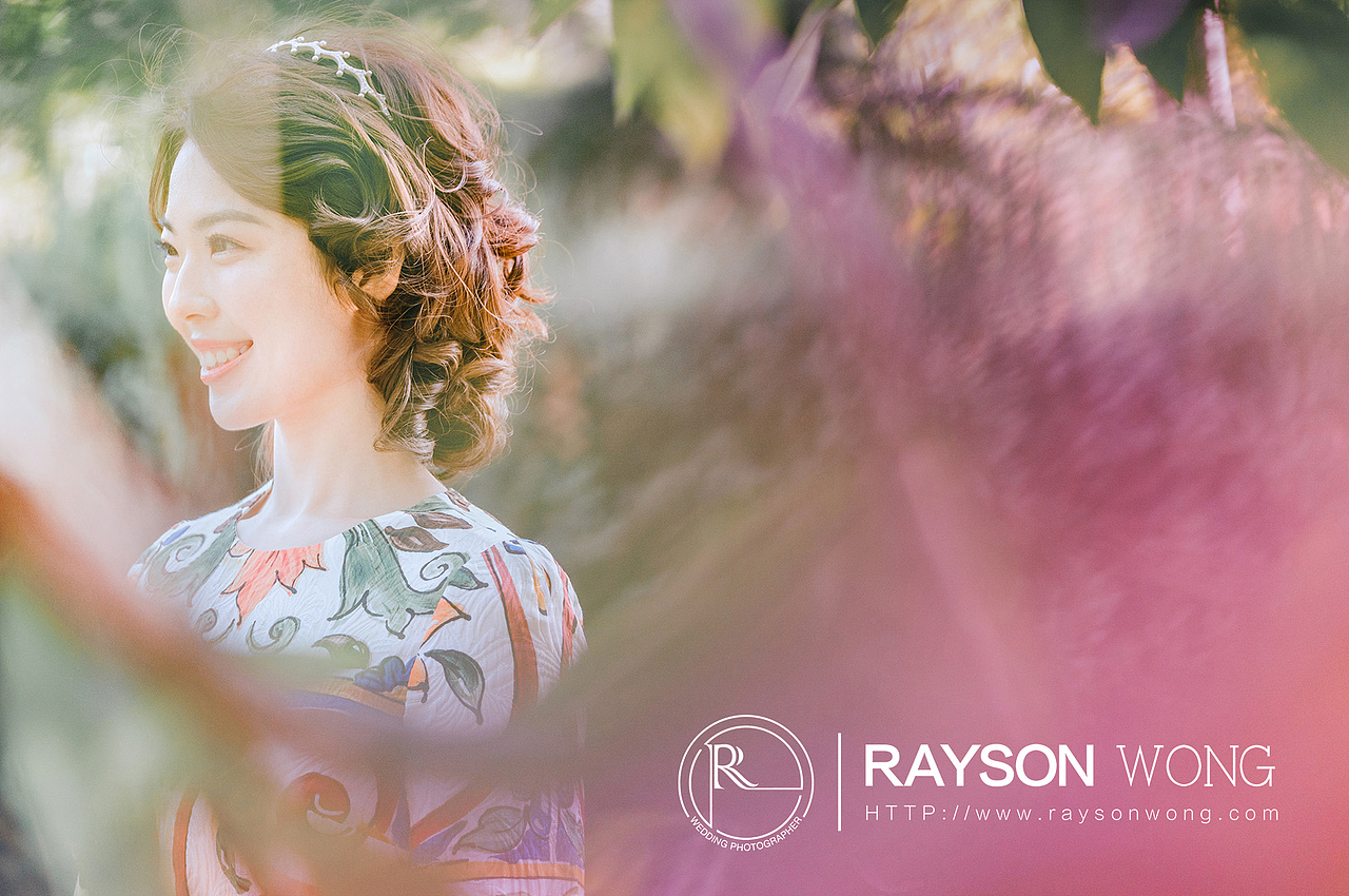 本来以为爱情
一定非要滚滚红尘、奔腾策马<br>是对酒当歌、雪月风花<br>许一些天长地久<br>说一句爱你万年。<br><br>要不惜一切,<br>生与死之间虐恋千百次,<br>是一生一次的浪掷,这样潇洒。