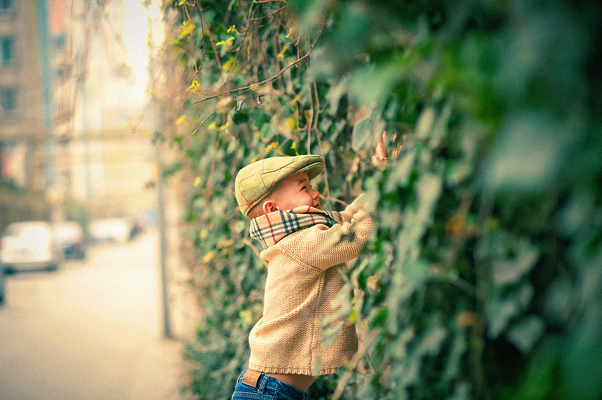 无忧无虑的小孩