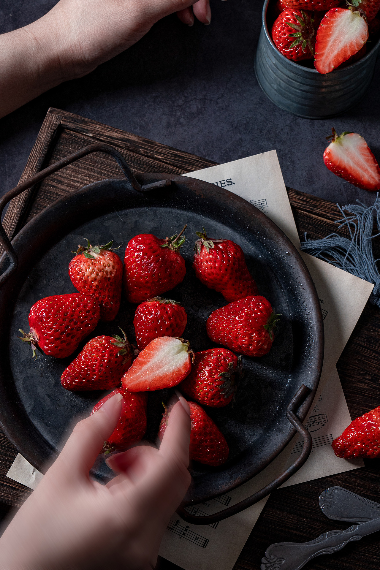 靜物|草莓（圖ZMjk0NTIxODk2） - 美食攝影 - 站酷設(shè)計(jì)師浪琪美食攝影原創(chuàng)素材 - 站酷ZCOOL