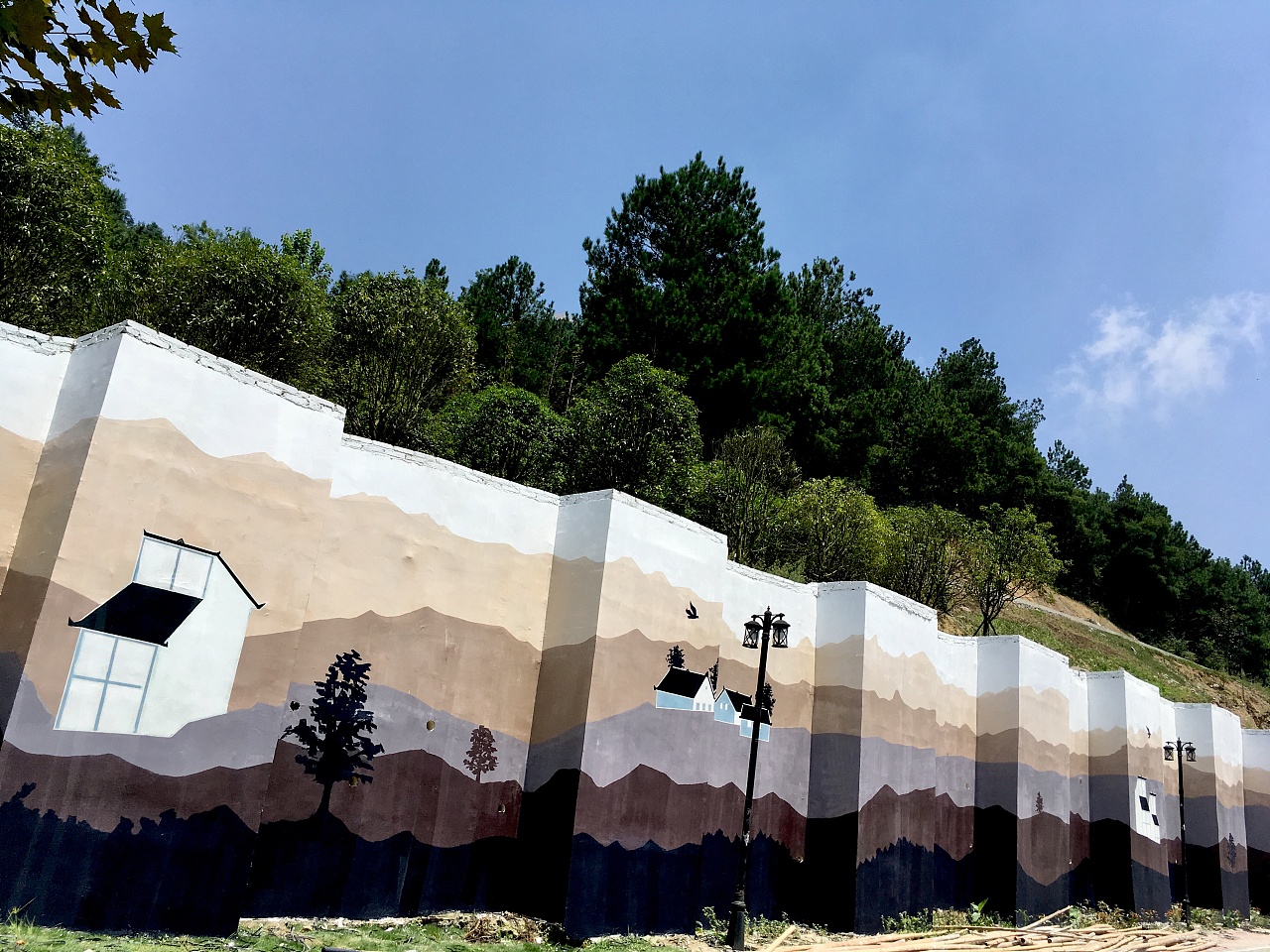 很清爽简单的一幅景观挡墙彩绘