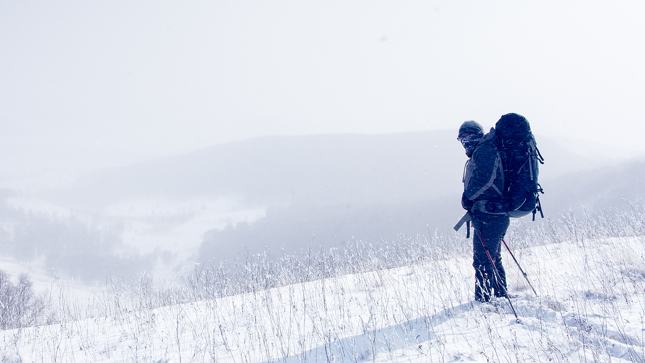 风雪徒步坝上乌兰布统