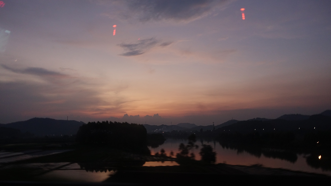 路上（圖ZMTA0NDk0ODMy） - 風(fēng)光攝影 - 站酷設(shè)計師門泥原創(chuàng)素材 - 站酷ZCOOL