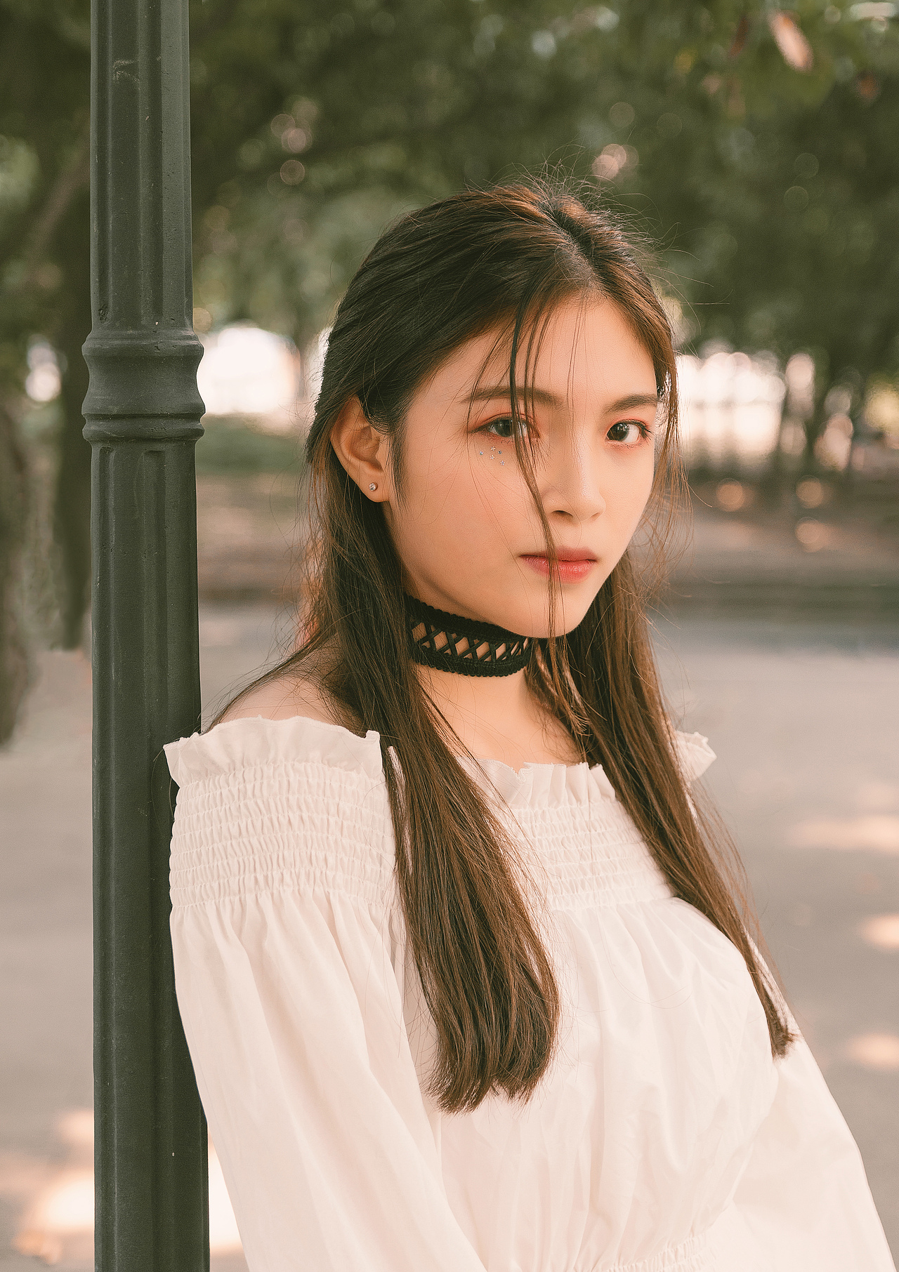 你的眼眸深邃而又深刻