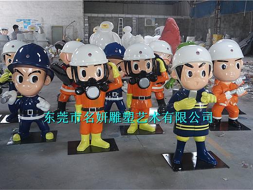 挽救了无数人的性命玻璃钢立体消防员卡通人物雕塑