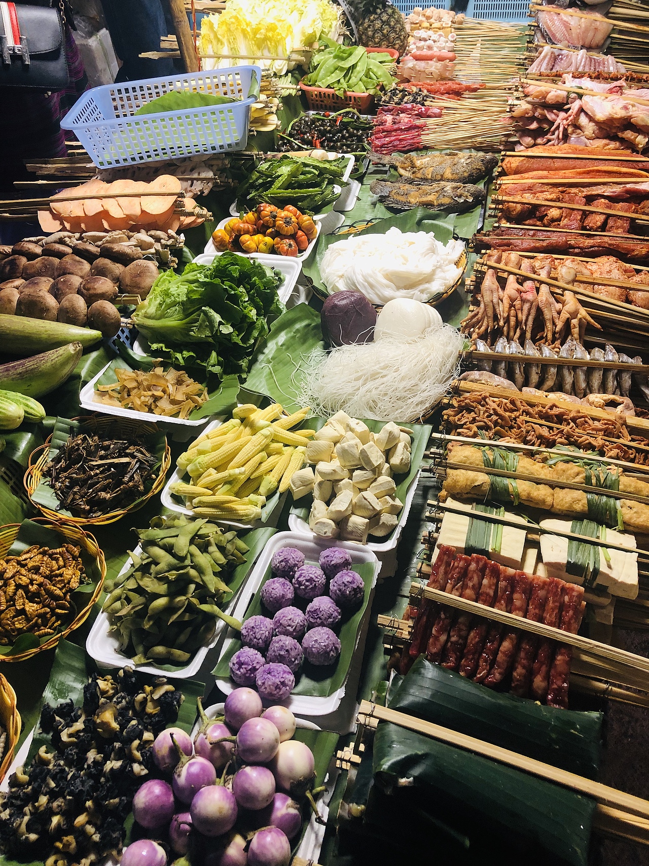 西双版纳📱食物与狗（图ZMTY1ODMyMDg0） - 人文/纪实摄影 - 站酷设计师1二叁拾原创素材 - 站酷ZCOOL