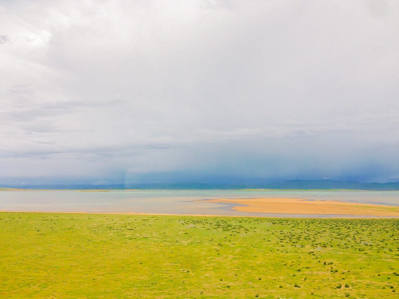两个人在一起旅游挺好的
