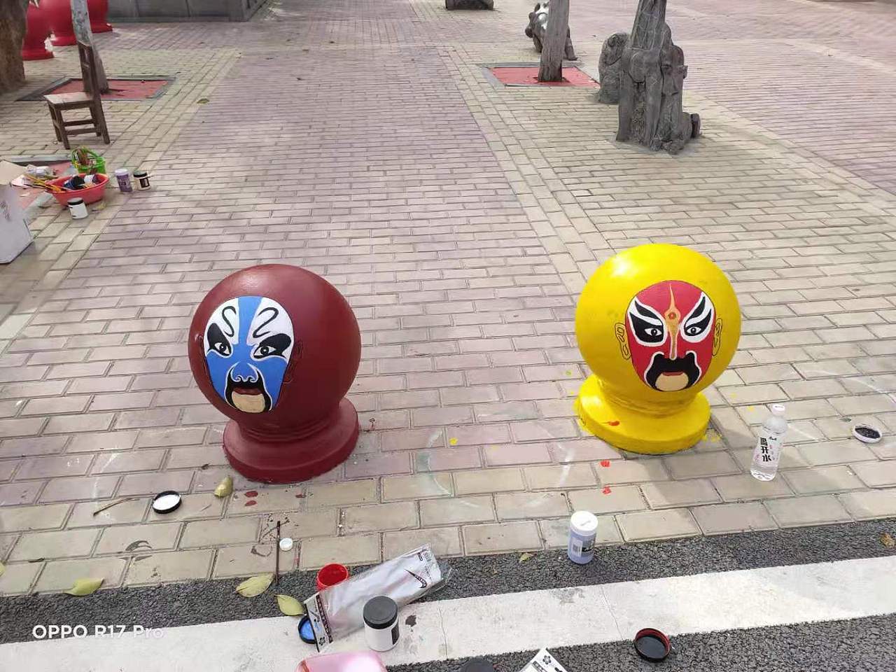 彩绘石球石墩路障手绘画圆球绘画路障挡车石壁画球彩绘