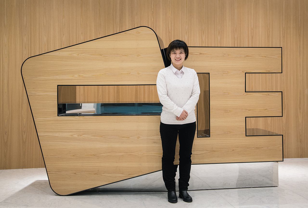 从客户的靓照应该看得出来他们对我们的成果相当满意吧。