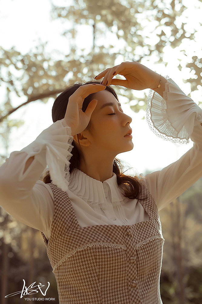 【有映画】挽秋（图ZOTYxODczMTI=） - 人像摄影 - 站酷设计师游弋YOUYI原创素材 - 站酷ZCOOL