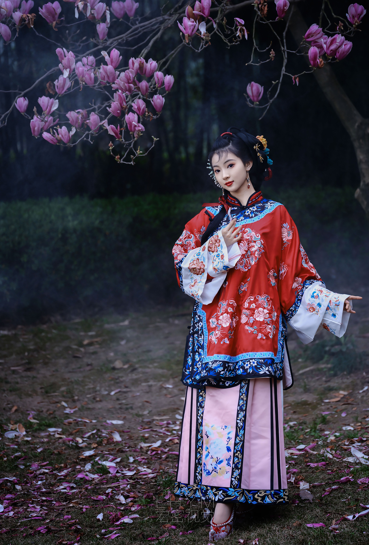 画里的清汉女|玉兰花写真