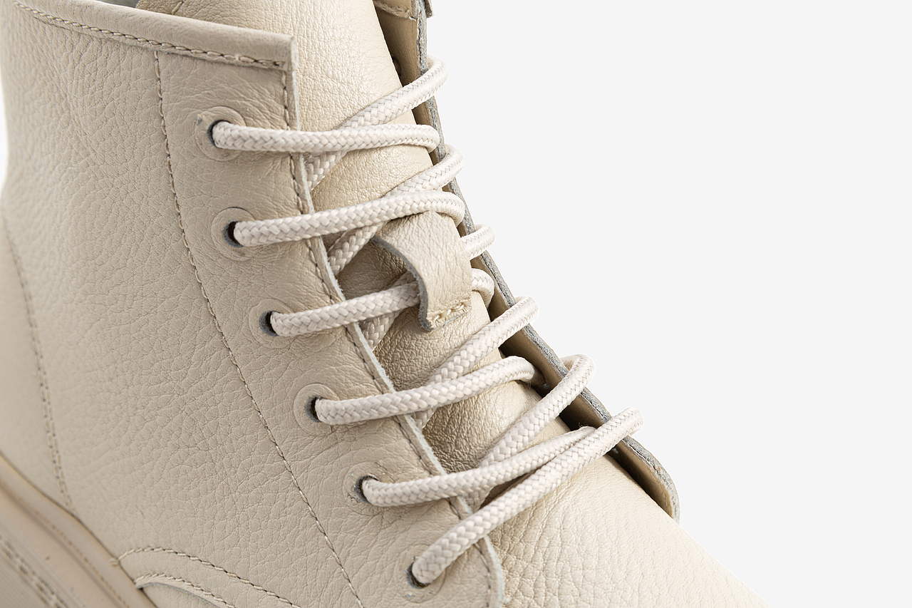 白色马丁靴女鞋产品静物拍摄（图ZMTg4MDIyMTE2） - 产品摄影 - 站酷设计师杭州摄影师祥子原创素材 - 站酷ZCOOL