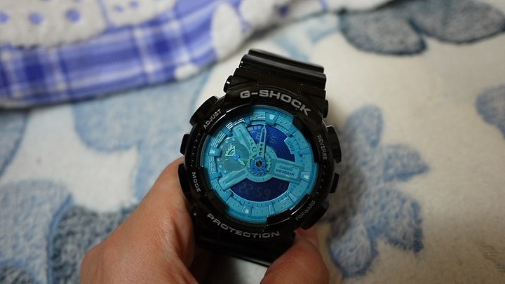 黏在家里 年在家里