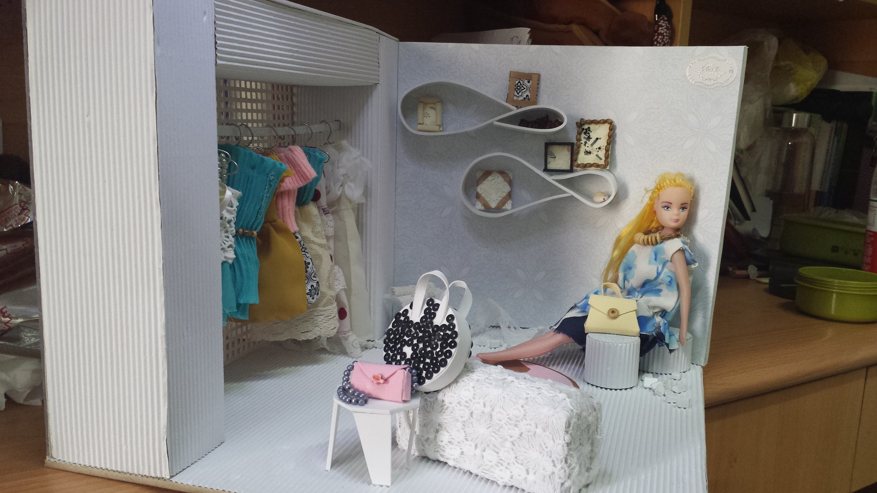 大一服装店设计手工模型