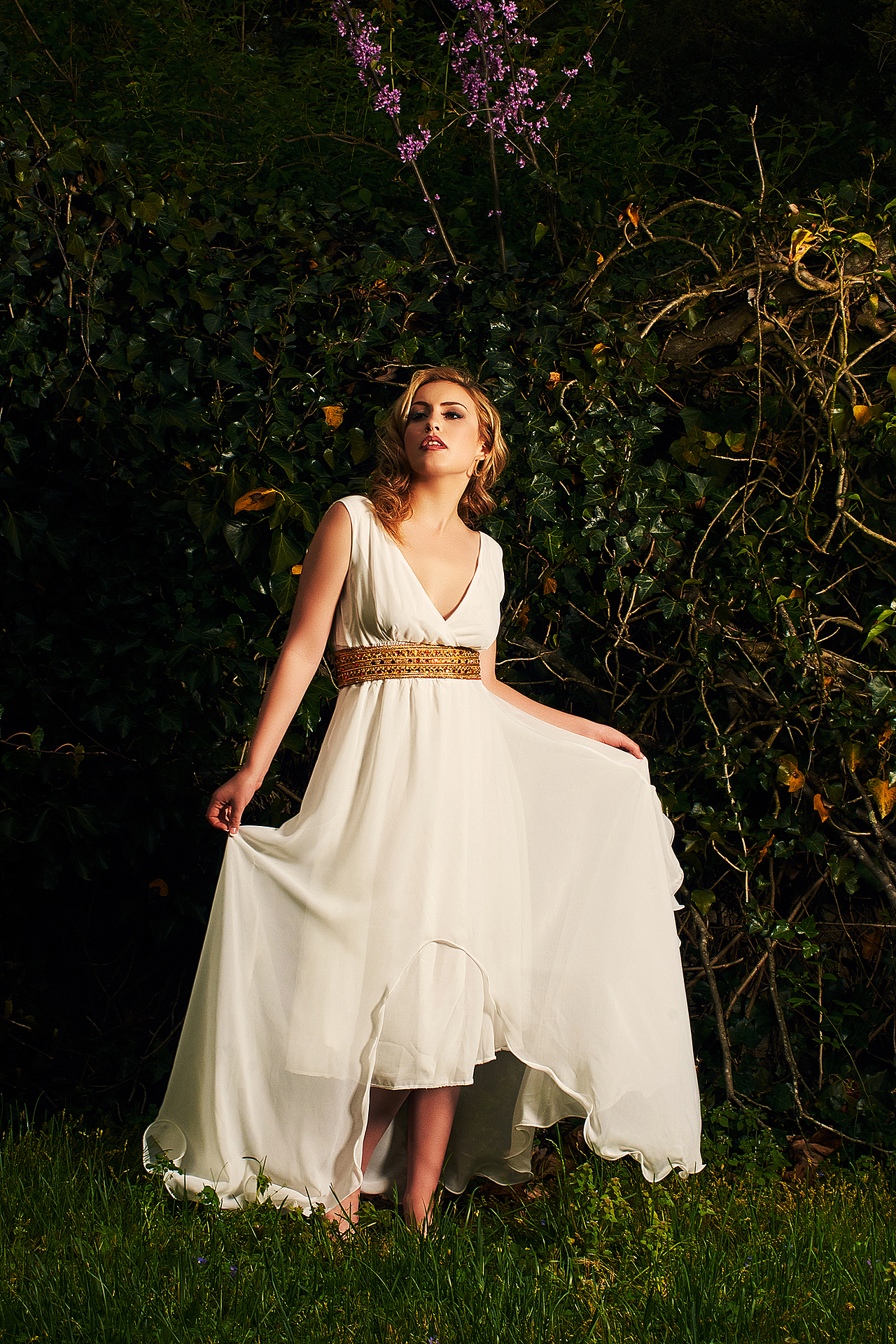 美成在久（图ZMTA4MDEwNTY4） - 人像摄影 - 站酷设计师广州摩登修图原创素材 - 站酷ZCOOL