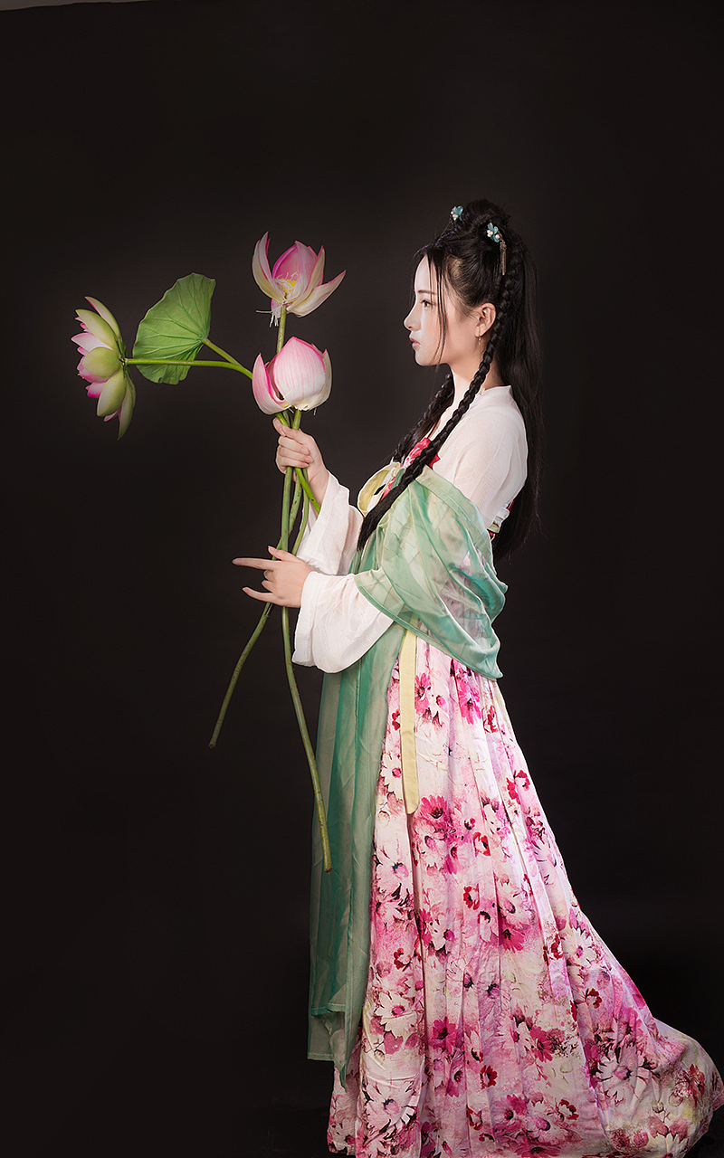 黑暗中的萌妹子