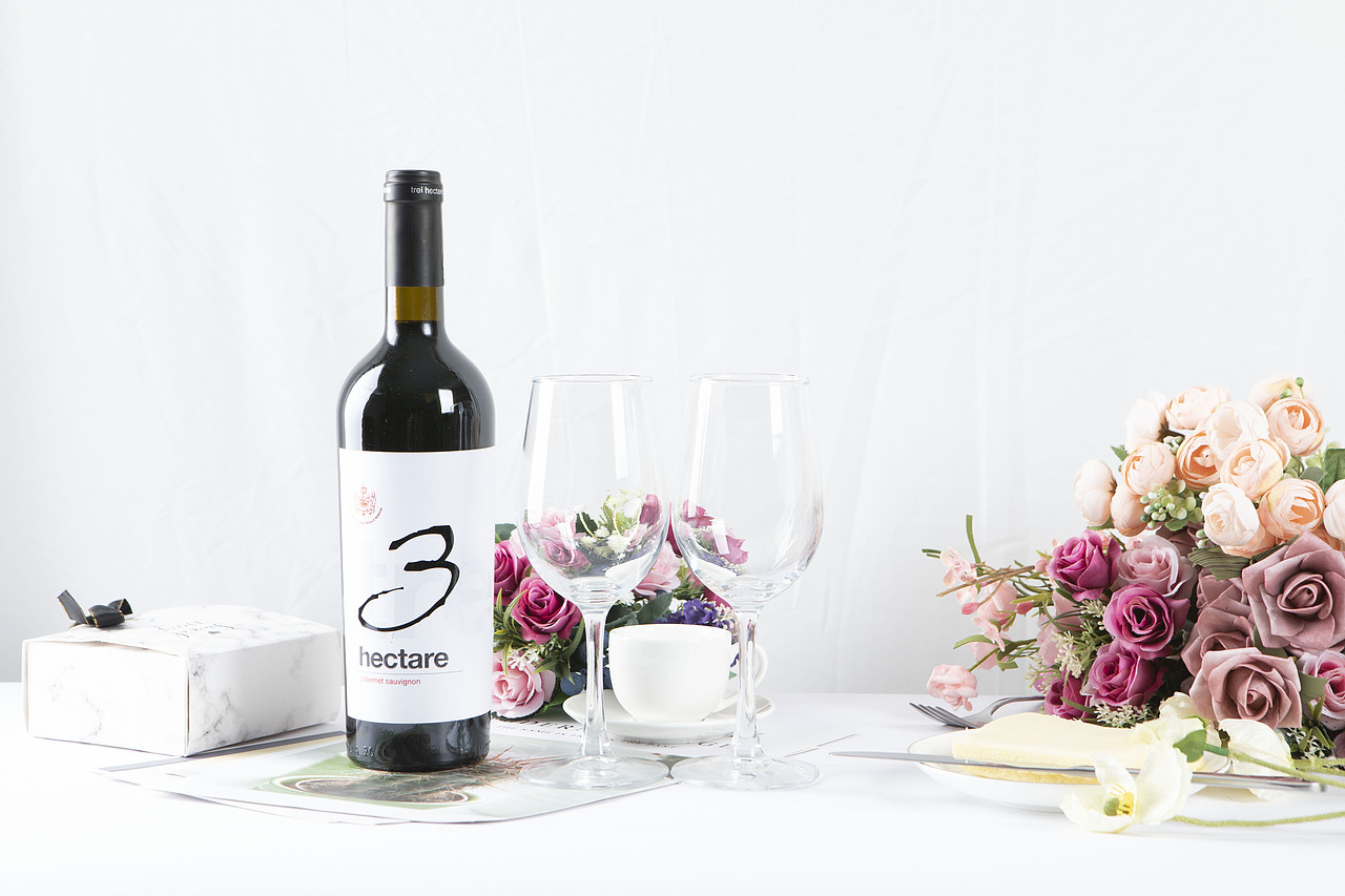 红酒场景摆拍成都/摄影师/2年前/1027浏览大块朵硕