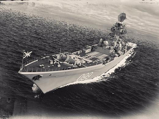 飘扬的圣安德烈旗——彼得大帝号重巡