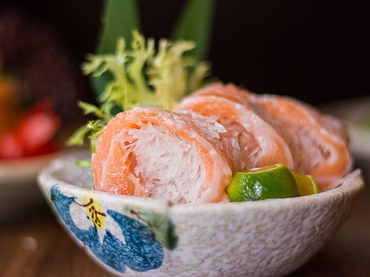 探店//一魚（個(gè)人主頁-ZMzQwNTAyODg=） - 人文/紀(jì)實(shí)攝影 - 站酷設(shè)計(jì)師單核智能晨原創(chuàng)素材 - 站酷ZCOOL