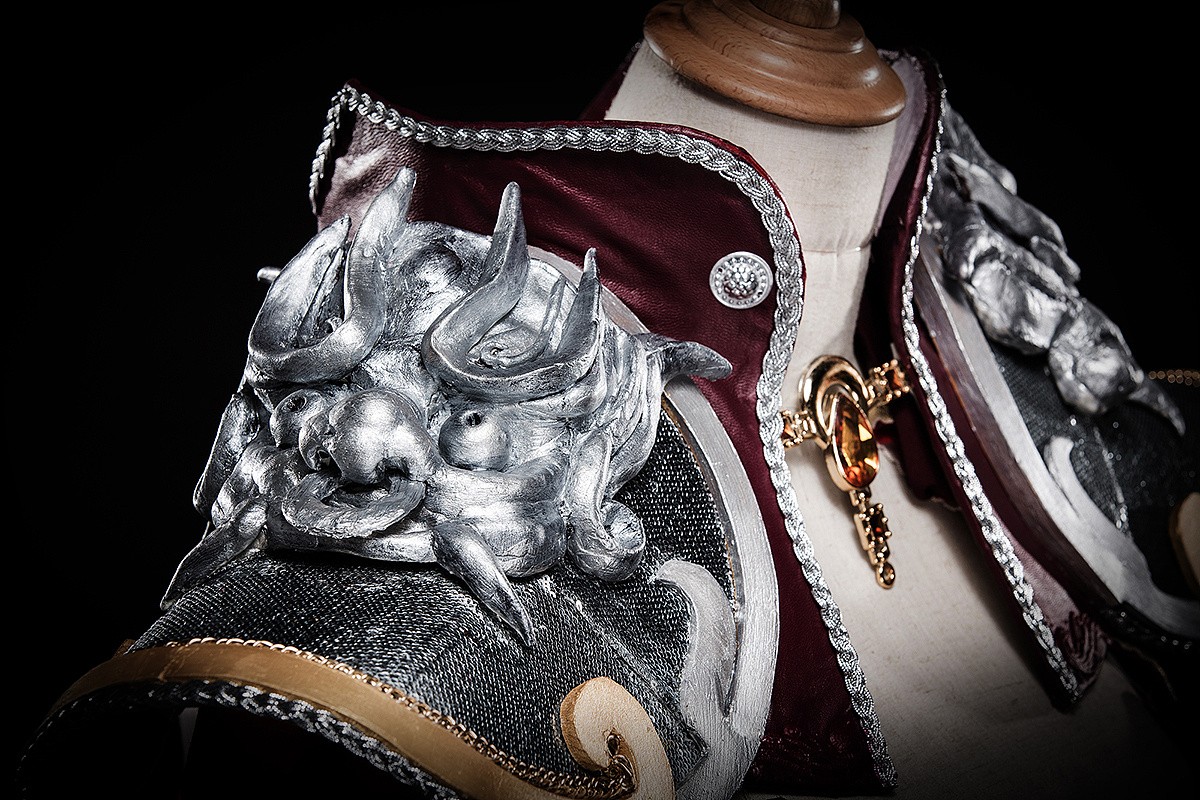 肩上的龙头不得不说,当时考虑到3d打印,但是建了模型和3d打印店家沟通