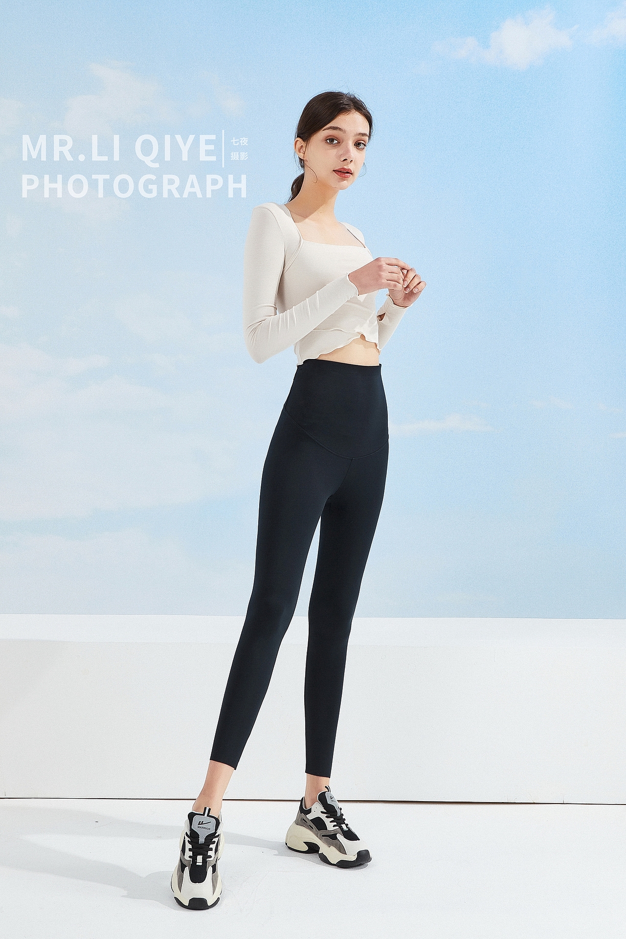 孕妇裤拍摄，鲨鱼裤拍摄  外模女模裤子摄影 拍摄