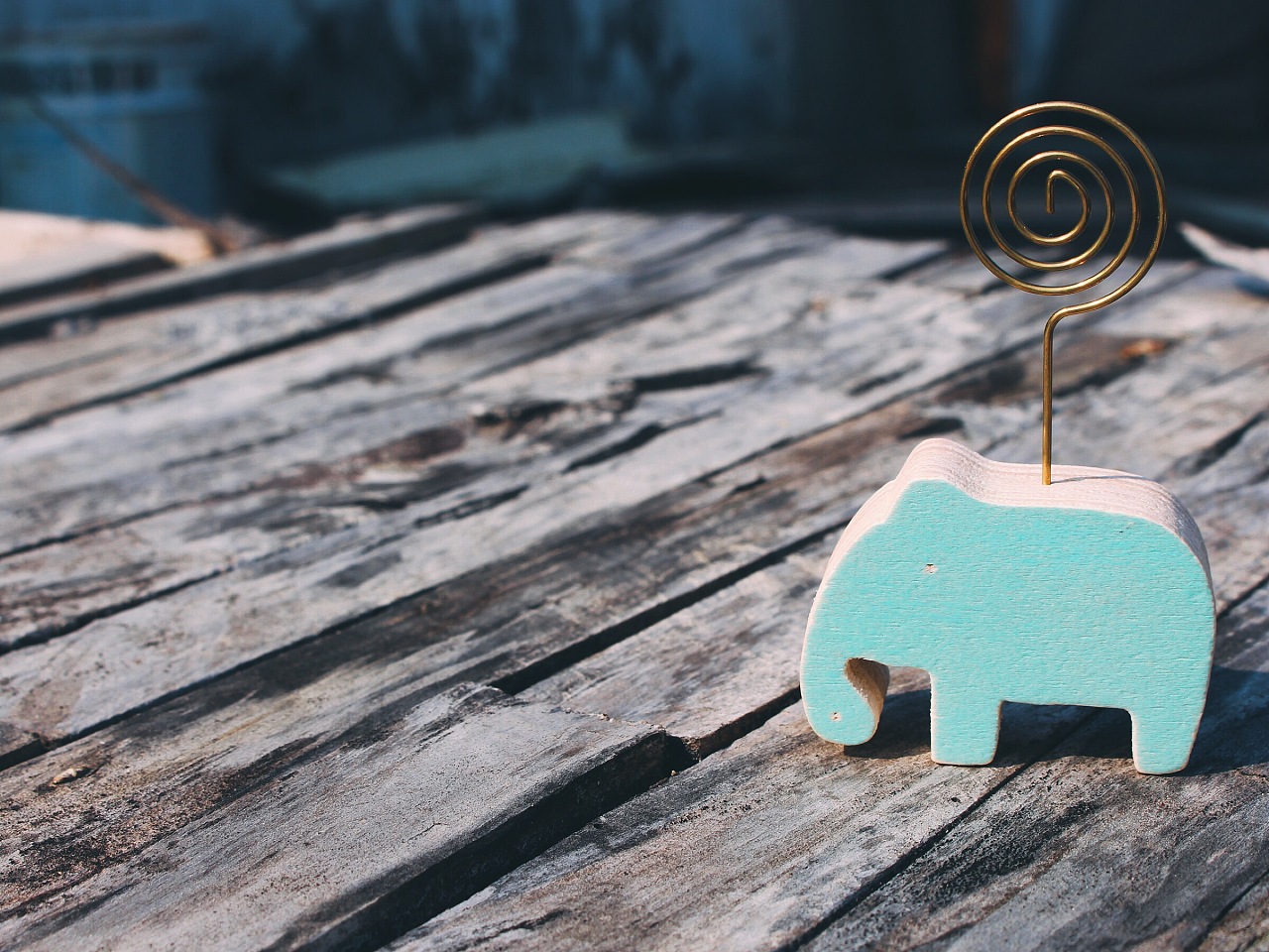 (3)拍摄中的小物件,其实抠出来,也可以使版面丰富起来!