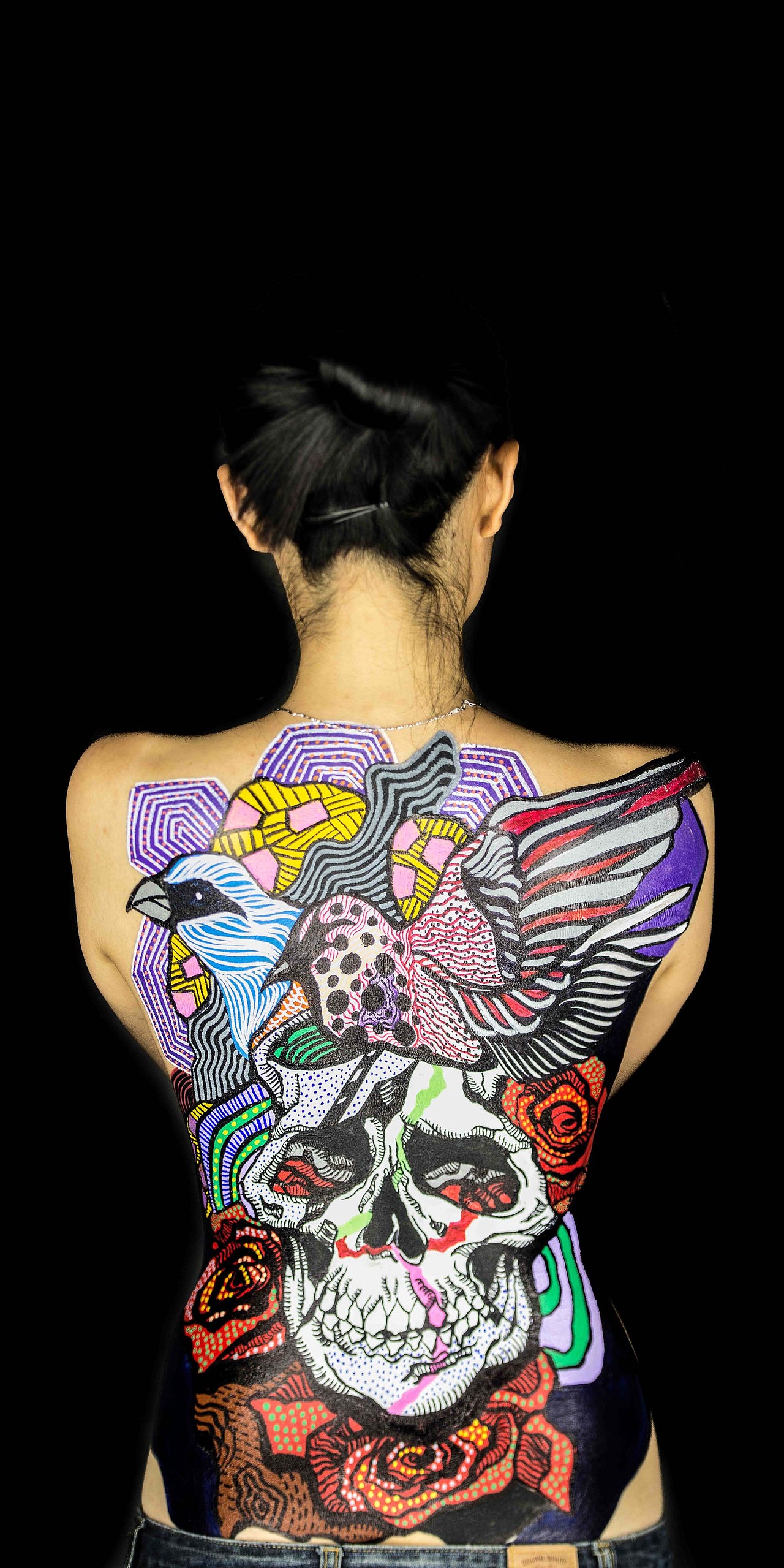 文刀绘 公共艺术《艺术在身体上游走》