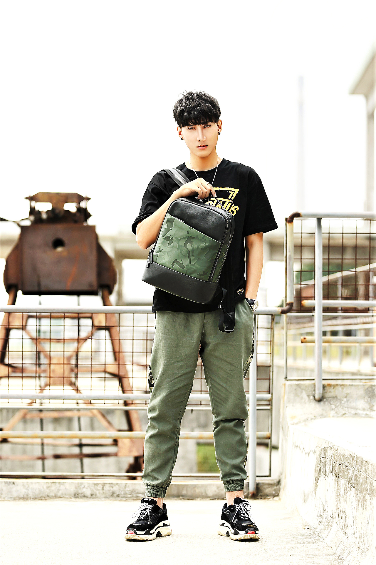 广州模特包包拍摄、外景服装拍摄、潮牌男装拍摄、视频