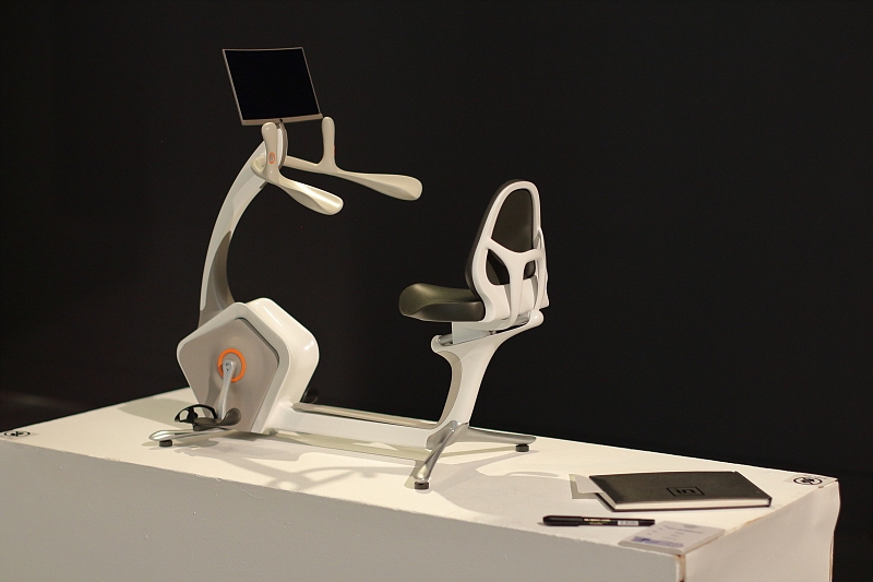 作品:老年人家用健身车设计 作者:谢盈芳 br>导师:刘振生 br>系别