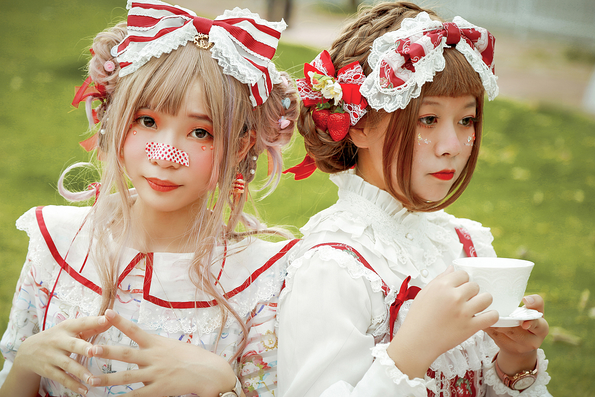 白色洛丽塔（图ZMTY3OTY5NzQ4） - 人像摄影 - 站酷设计师佳佳与可骑原创素材 - 站酷ZCOOL