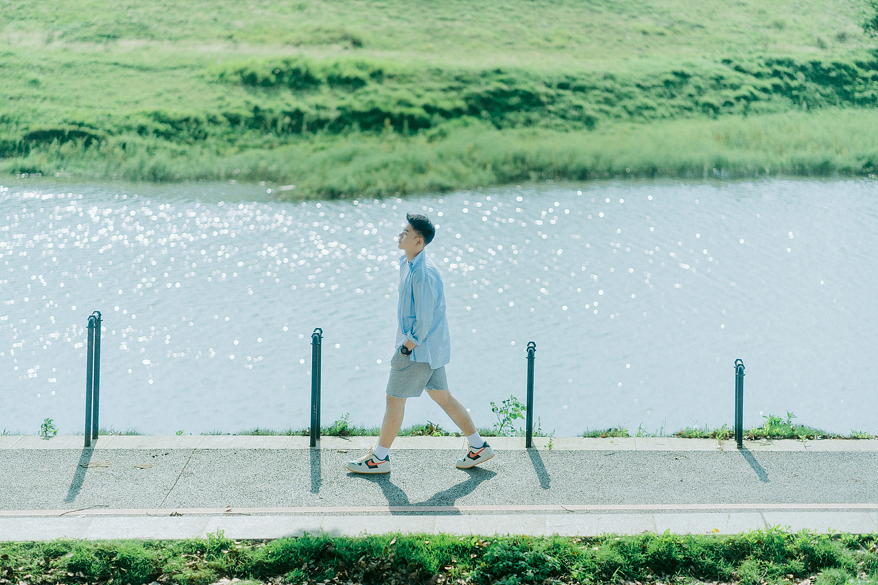 关于夏天——闪闪发光の少年 ｜Sony a7c（图ZMjU1MjIwMDQw） - 人像摄影 - 站酷设计师摄影师_Peng原创素材 - 站酷ZCOOL