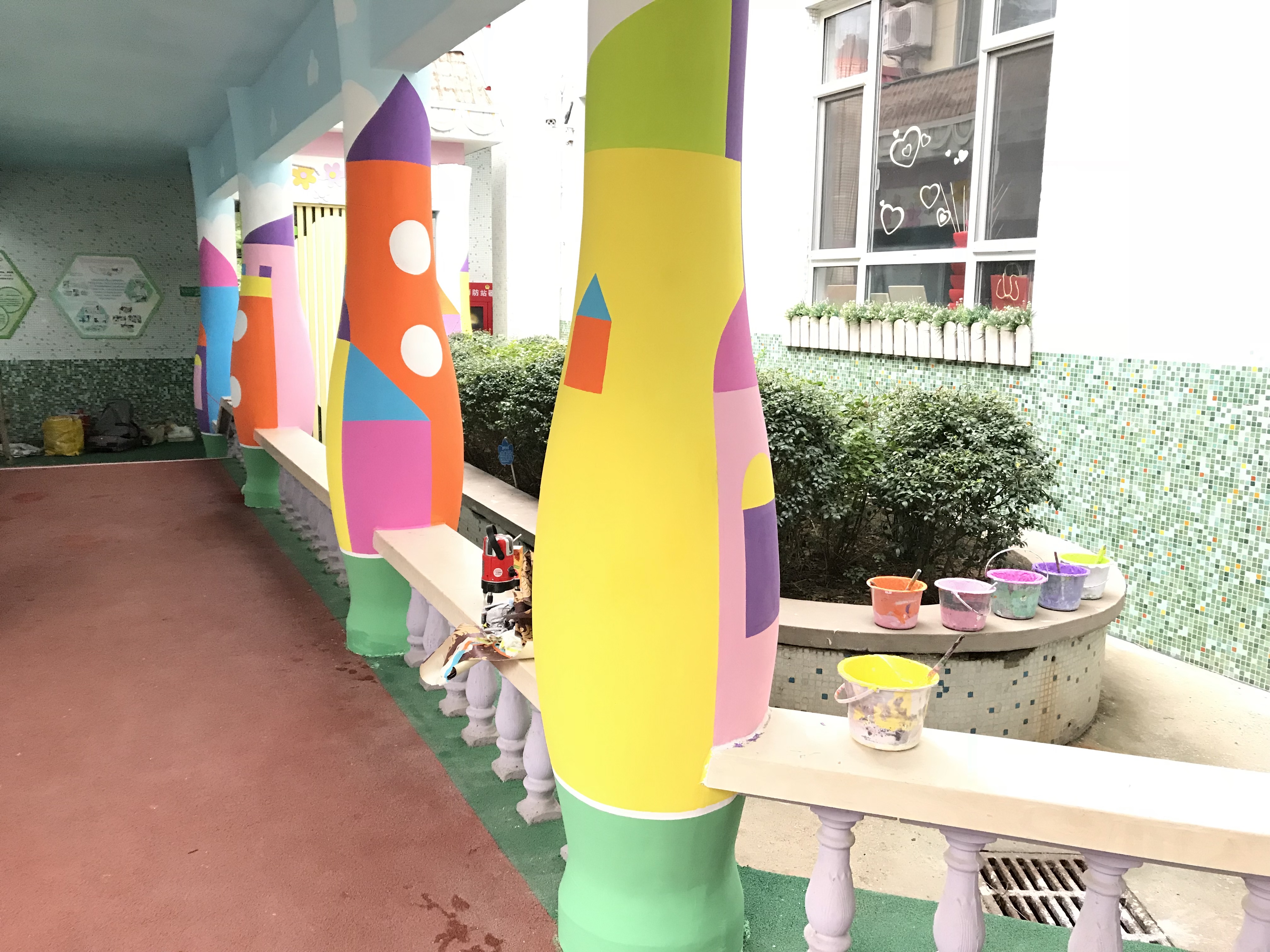 幼儿园柱子墙绘图片