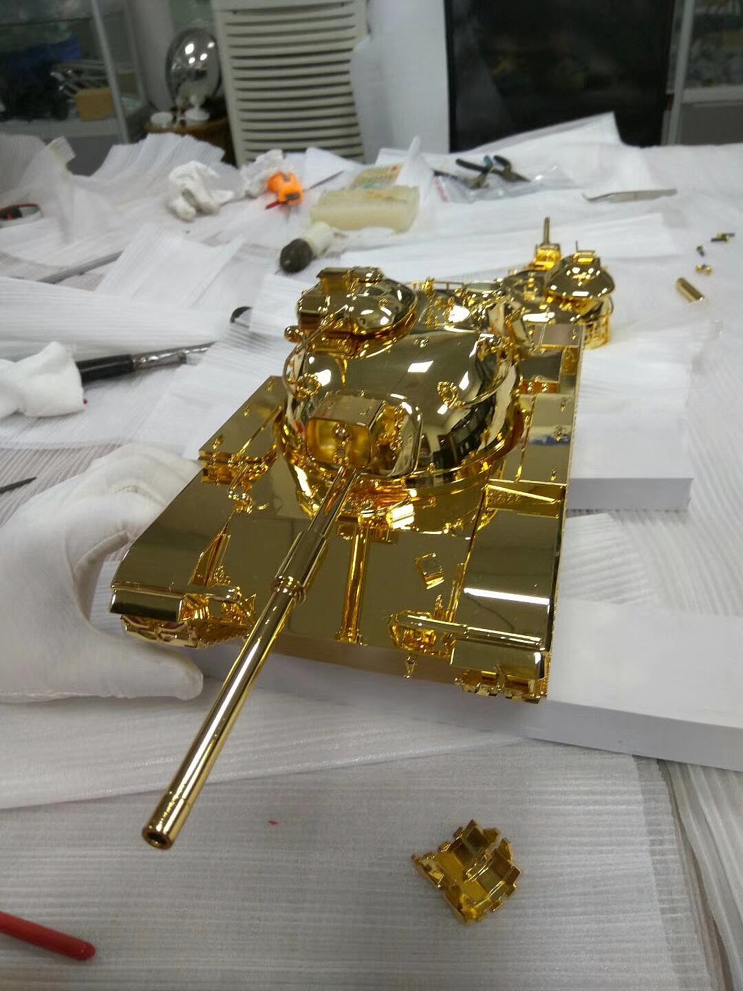 全球只有两台的24K金黄金坦克（图ZMTA2MDUyNDY0） - 生活用品 - 站酷设计师GateToys原创素材 - 站酷ZCOOL