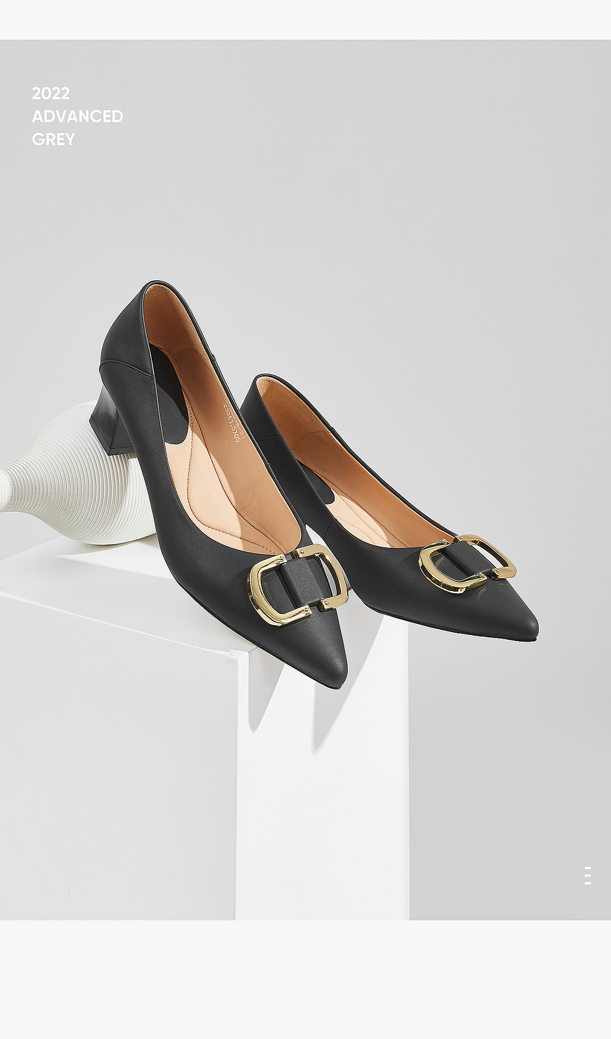 一组简约风的女鞋拍摄