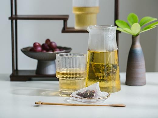 清清朗朗，日长漫听茶。
