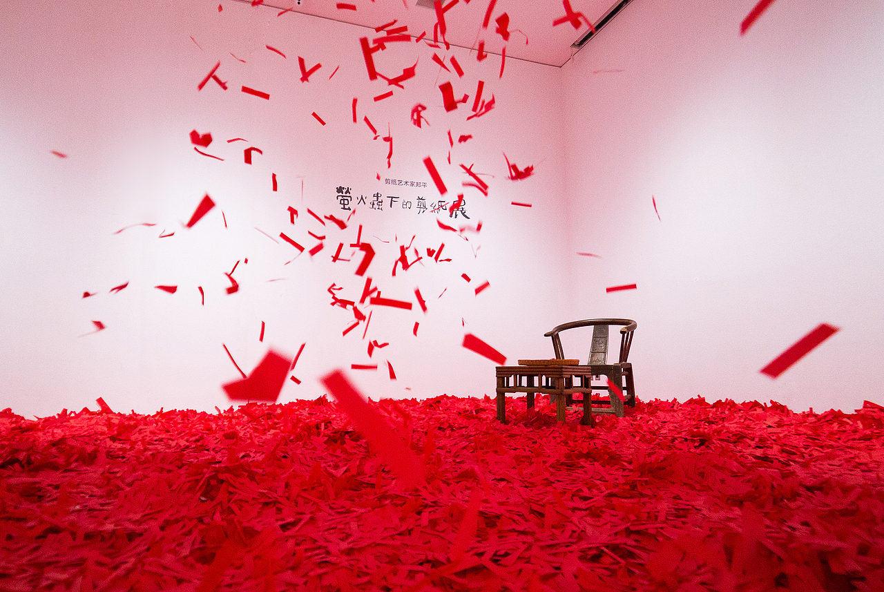 萤火虫下的剪纸展 北京站（图ZMTA0MzcyMjQ0） - 其他手工艺 - 站酷设计师不是美术馆原创素材 - 站酷ZCOOL