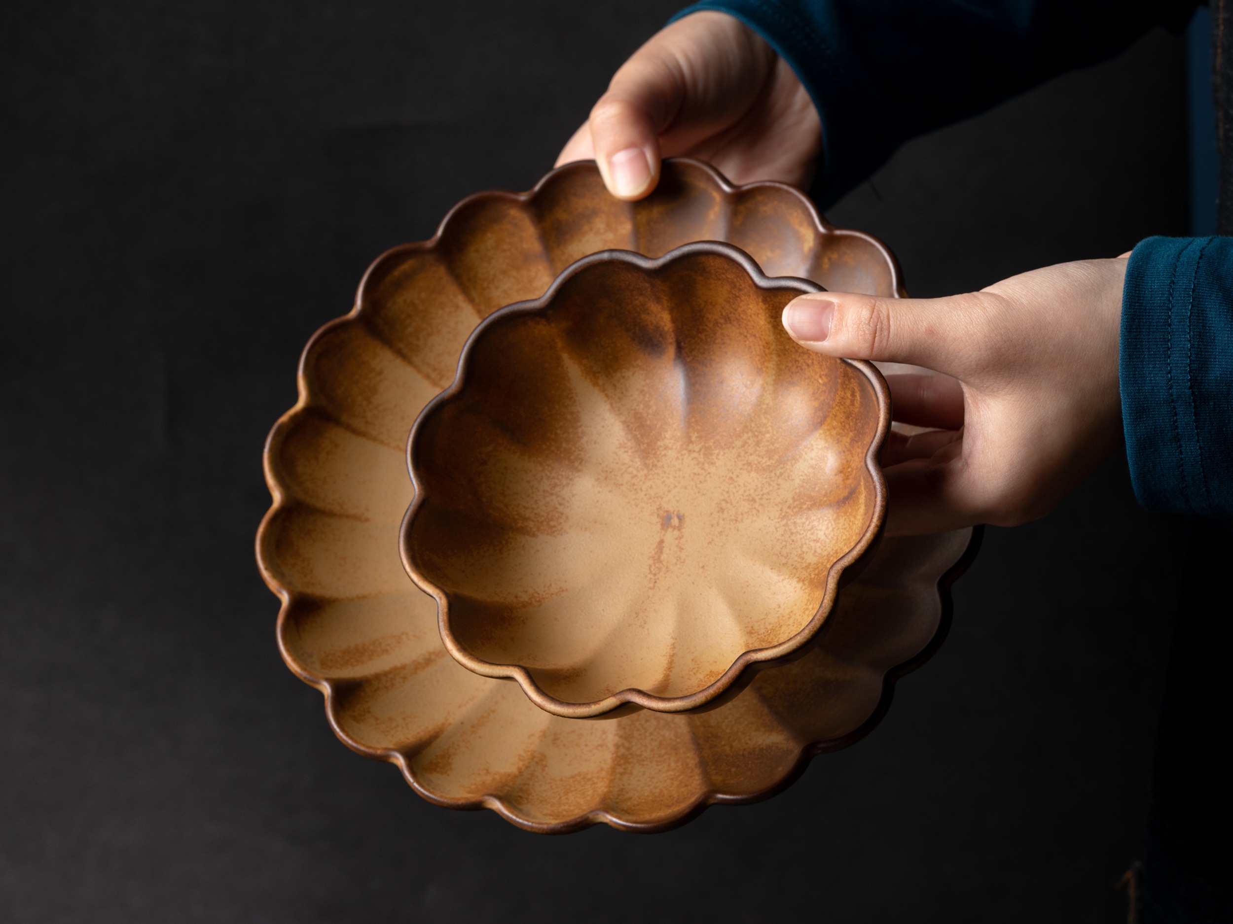 日式餐具拍摄 复古风格纯色菊纹餐具_漫渡光影站酷ZCOOL