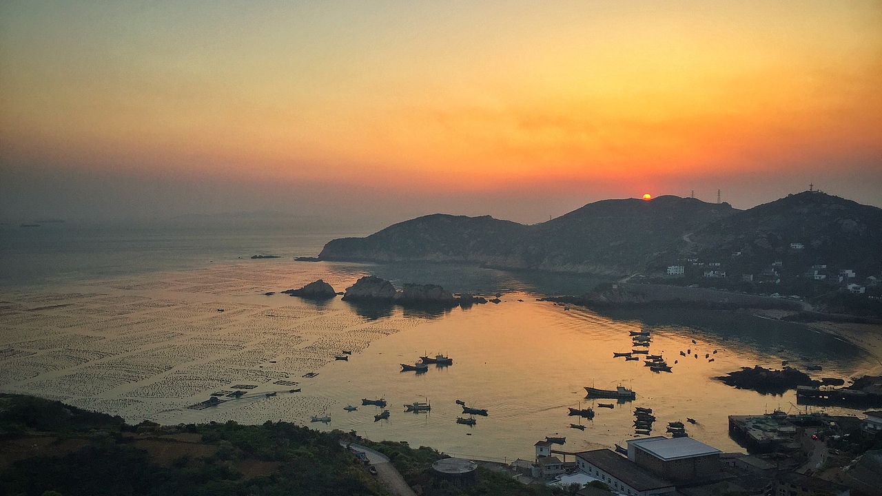 17.4.29 渔村落日