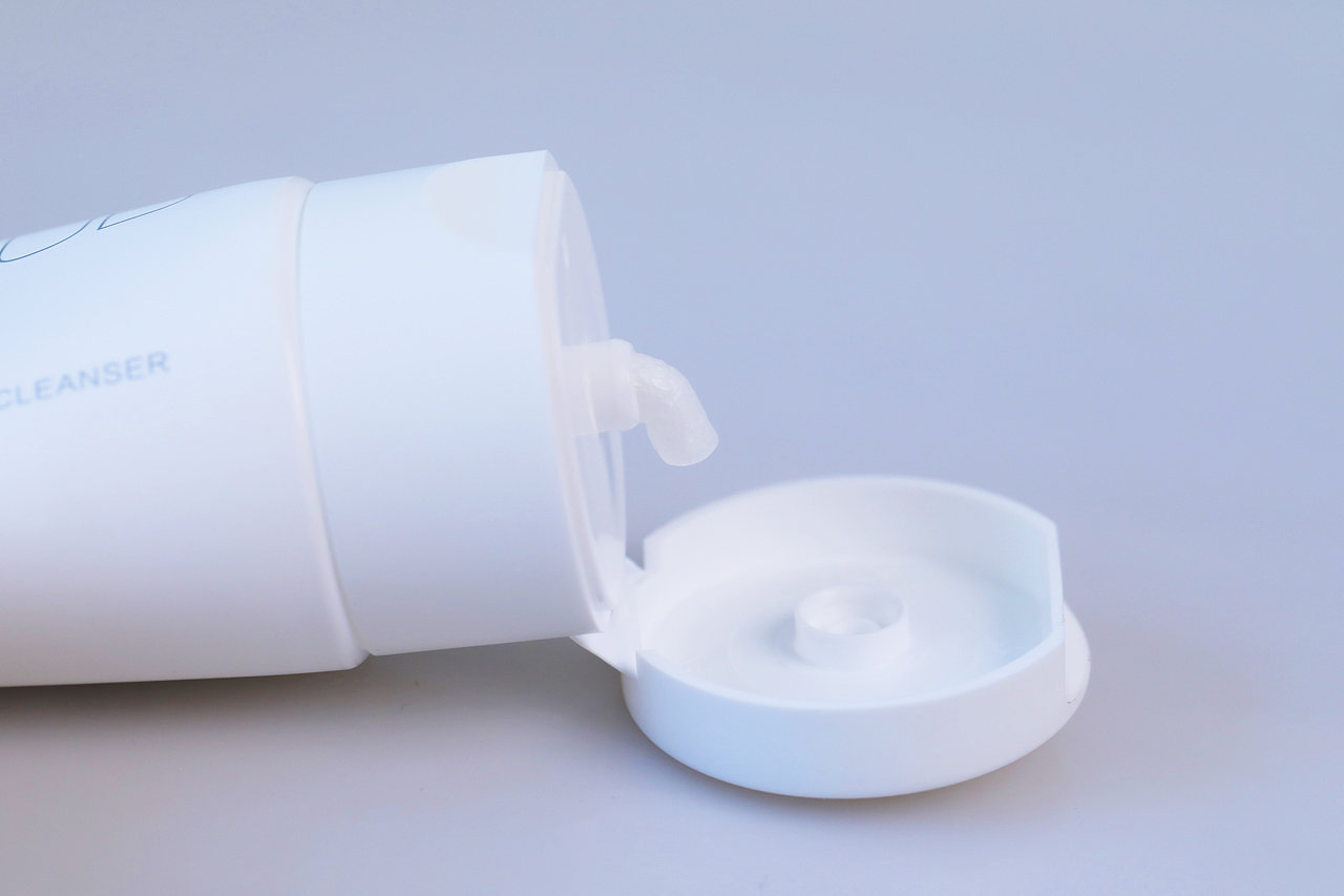 韩国小众护肤品拍摄（图ZMjYzNDc3MzIw） - 电商 - 站酷设计师张佩钰原创素材 - 站酷ZCOOL