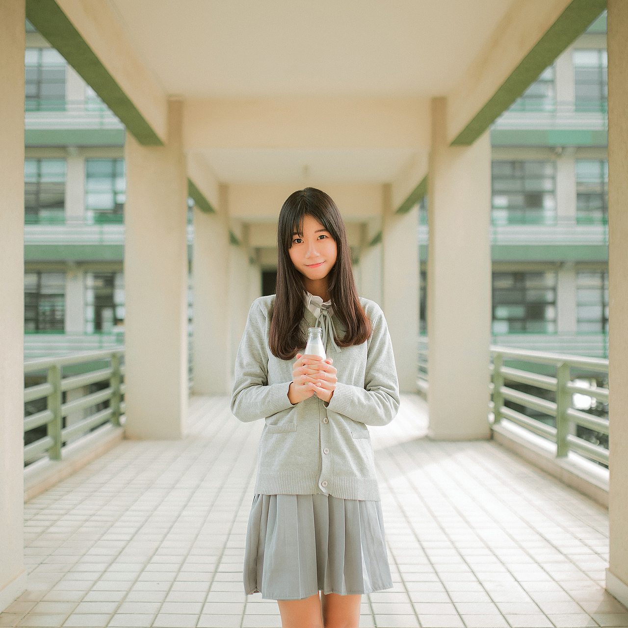 「冬日午后，時(shí)光清淺 」（圖ZNjkwODAzMjg=） - 人像攝影 - 站酷設(shè)計(jì)師攝影師仁聰原創(chuàng)素材 - 站酷ZCOOL