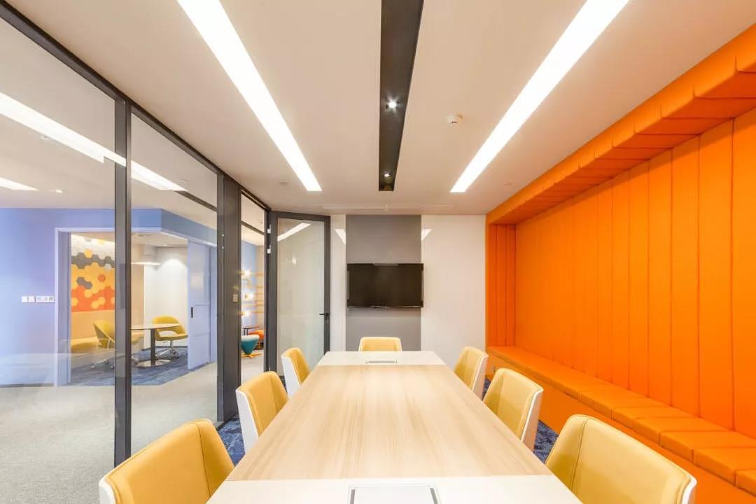 色彩“点亮”空间 | 蓝橙办公室