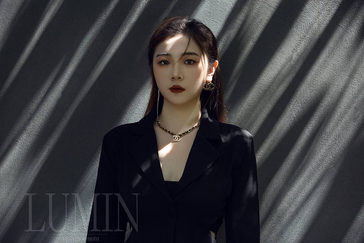 反差感闺蜜照 她和她的大学室友 西装写真